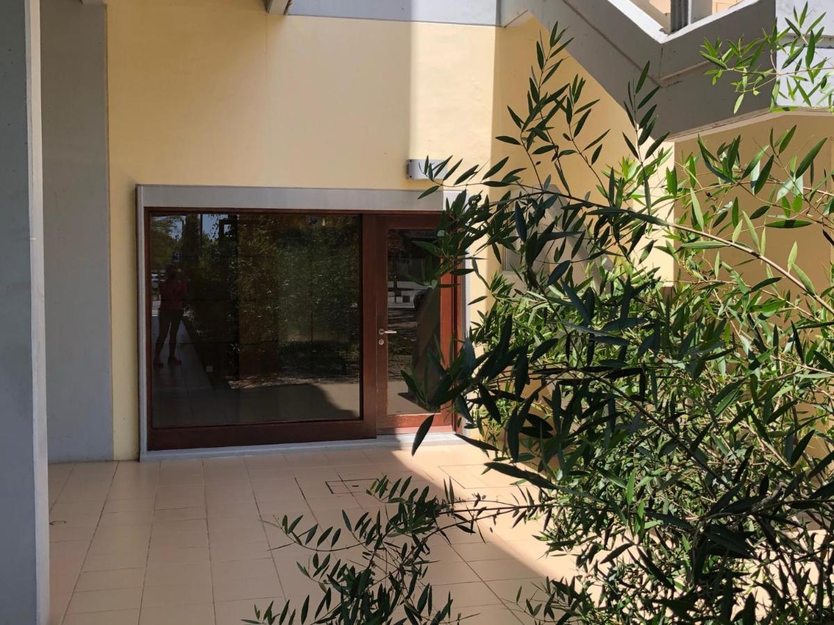 Beautiful Penthouse Apartment With Terrace - 4 Minute Walk To The Beach Troia Exteriör bild