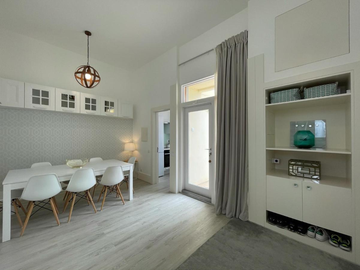 Beautiful Penthouse Apartment With Terrace - 4 Minute Walk To The Beach Troia Exteriör bild